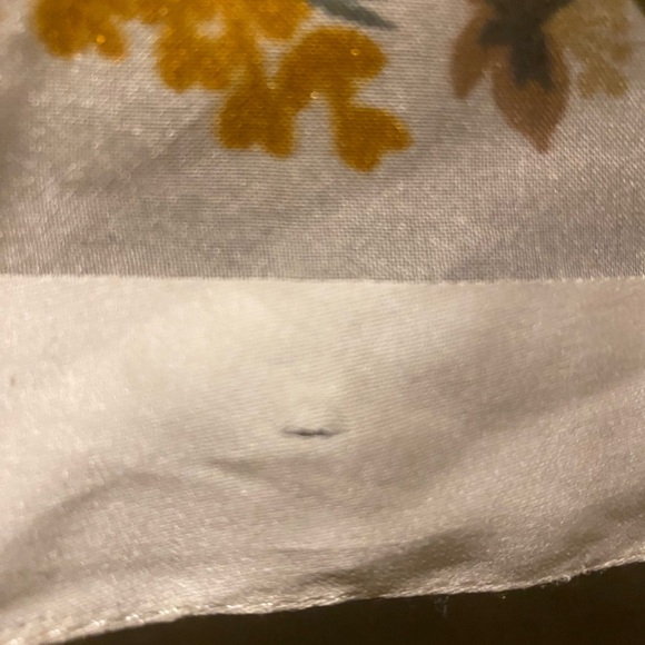 Flower schemed square scarf. Silky feeling, good condition! Vibrant coloring! - Picture 2 of 3